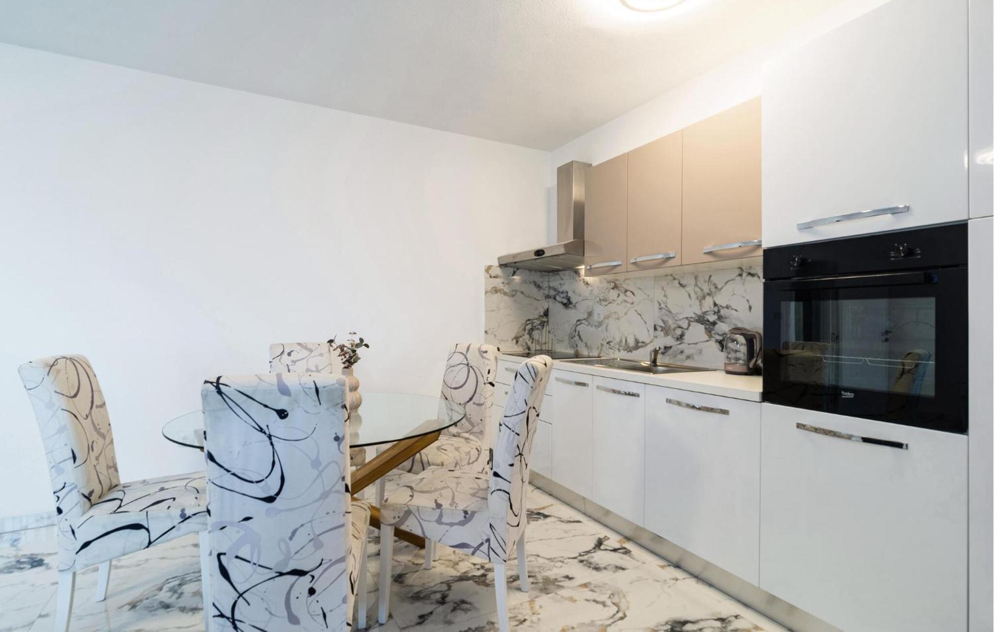 Amazing Apartment In Podstrana With Wifi Exterior photo