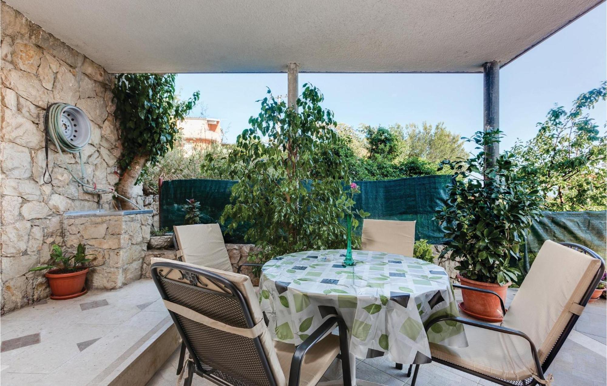 Amazing Apartment In Podstrana With Wifi Exterior photo